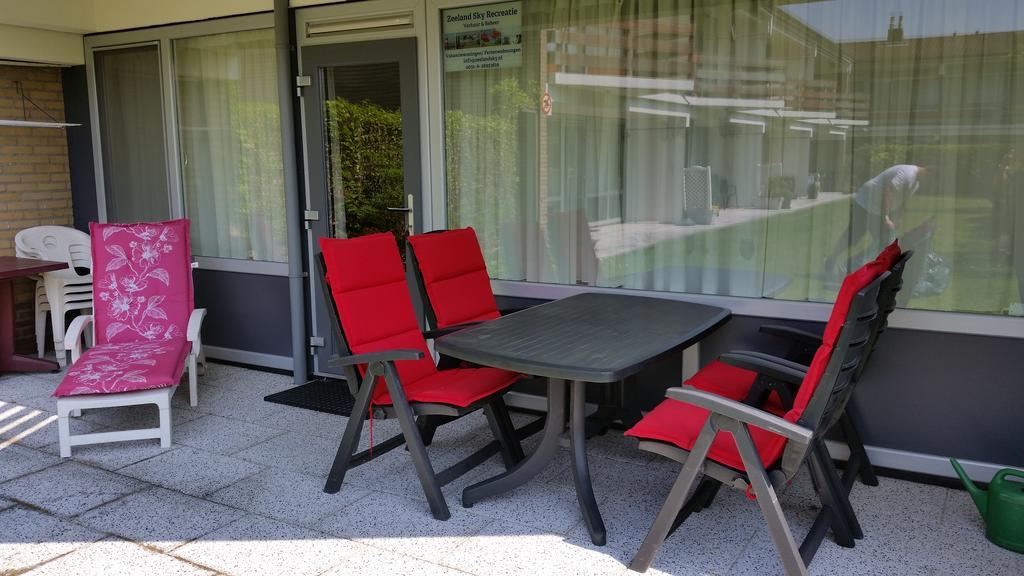 Branding Bed By The Sea Apartment Westkapelle Bagian luar foto